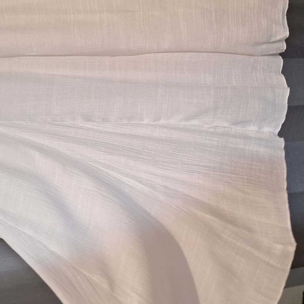 White Flowy Skirt In Gauzy Type Material - Picture 3 of 4